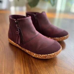 Livie & Luca Burgundy Ankle Boots with Zipper Size 11